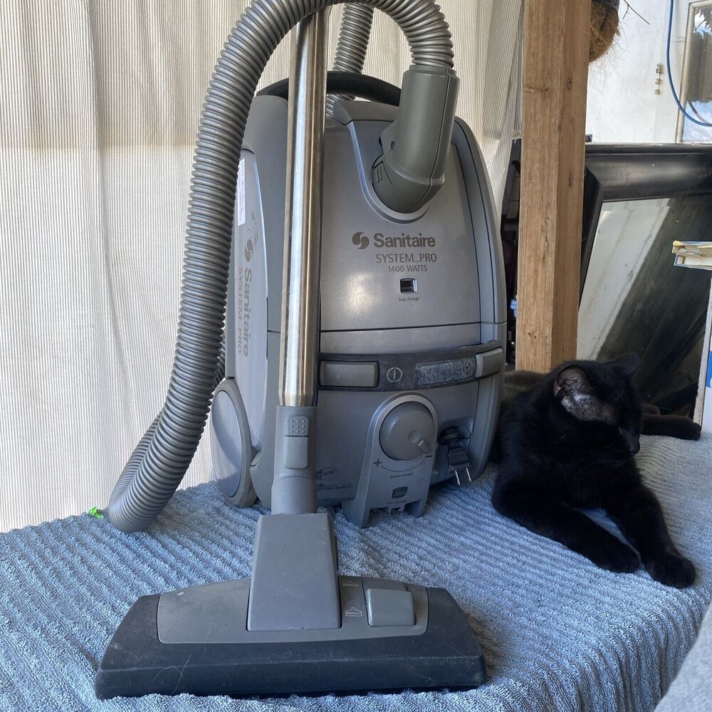 SANITAIRE Model PS 6952 Vacuum